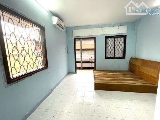 Bán nhà 2 tầng mặt tiền chợ Phú Xuân.Huỳnh Tấn Phát,Nhà Bè.Giá 4.3 tỷ.