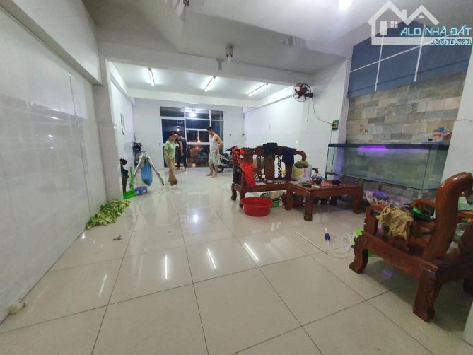 MẶT TIỀN CHỢ LINH TRUNG KINH DOANH CỰC ĐỈNH CÓ DÒNG TIỀN, 4 TẦNG 5X17 CHỈ 12 TỶ.
