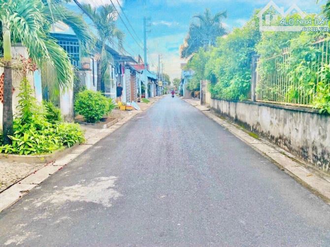 Bán căn nhà 250m2 vị trí 2 Bùi Trọng Nghĩa Thuộc KP3 Trảng Dài _Tp Biên Hoà