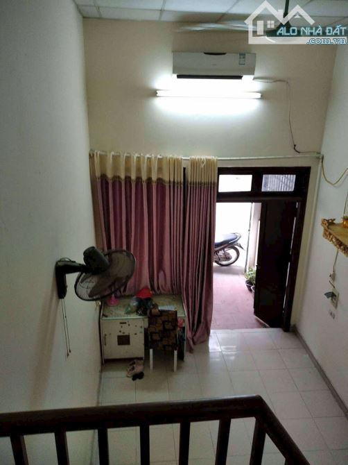 Chỉ 3.9 Tỷ, 37m2, Cấp 4, NR Thúy Lĩnh, Hoàng mai, sổ đỏ cất két