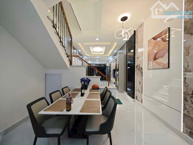 Bán gấp nhà 3 lầu hẻm ô tô Huyền Trân Công Chúa – 40m² – chỉ 5.3 tỷ