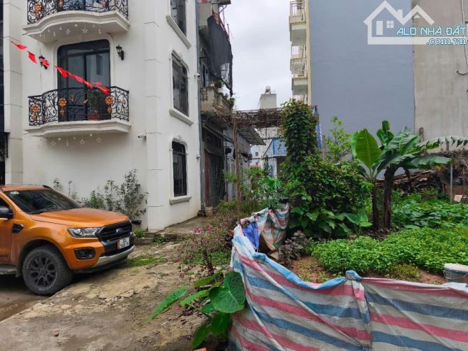 BÁN ĐẤT MẶT NGÕ GẦN PHỐ NGAY HỒ 14TỶ 50m MT 4.5m Ô TÔ 7 CHỖ ĐỖ CỬA NHẬT CHIÊU TÂY HỒ