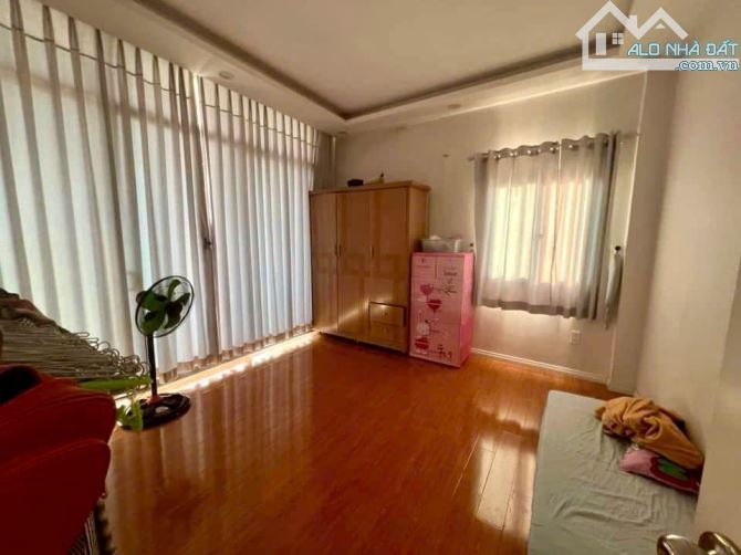 BÁN GẤP NHÀ 3 TẦNG LINH XUÂN – 90M² – HẺM Ô TÔ 7 CHỖ – GIÁ TỐT KHÓ TIN – DI CHUYỂN MỌI