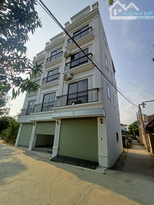 Nhà 4 tầng-3,x tỷ-4pn. Gần Chợ, Trường học. Cách Đại Lộ THăng LOng khoảng 5p