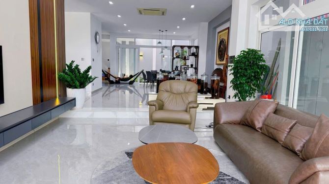 Giảm 8 tỷ còn 39 tỷ bán nhà 2 góc  Nguyễn Văn Nghi Q.Gò Vấp 7.1x23m - 4 tầng HĐT~1 tỷ/năm.