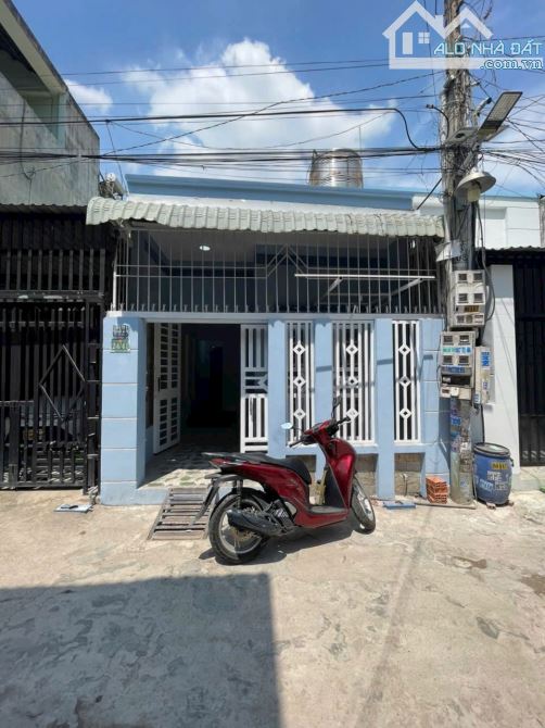 BAN NHÀ CẤP 4 GÁC ĐÚC ĐƯỜNG TRẦN THỊ XANH GẦN BỆNH VIỆN DĨ AN BÌnh Dương