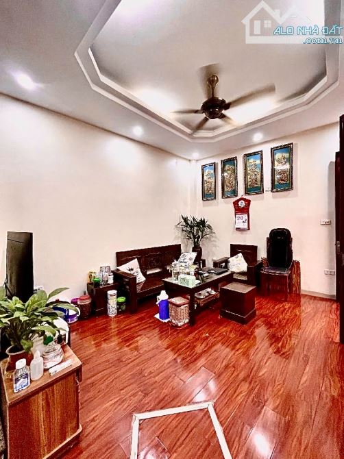 Bán nhà phố Nguyễn lương bằng tt đống đa gần công viên hồ hoàng cầu