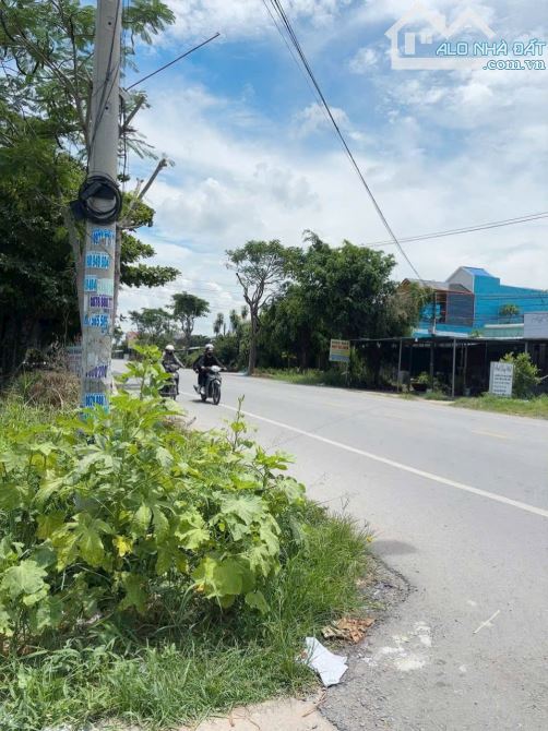 460m2 đất 🌾 giá 353tr cách QL50 tầm 300m. thuộc Cần Đước LA .sổ sẵn