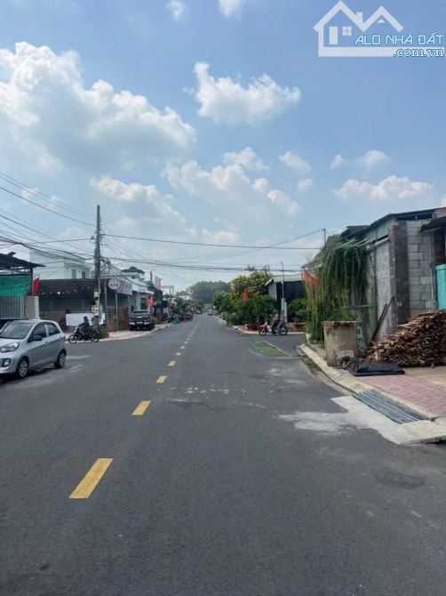 Cần bán 8 x 29 đất mặt tiền Nguyễn Tri Phương, Phường Long Hoa, Thị Xã Hoà Thành, Tây Ninh