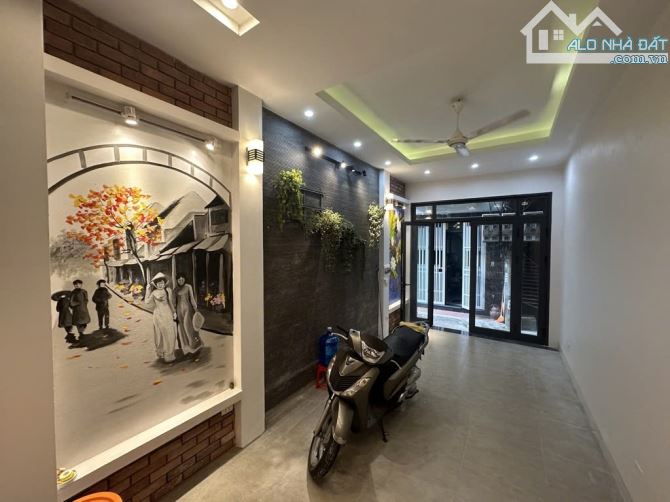 BÁN NHÀ 89 PHỐ TỨ LIÊN, NGÕ NÔNG, THÔNG - DÂN XÂY - SÁT PHỐ - 50M2 - 9.7 TỶ
