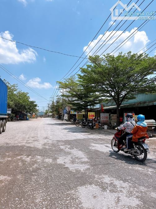 Cho thuê MB đường  Đường Phan Đăng Lưu Ngang 40m P.Long Bình -Tp Biên Hoà