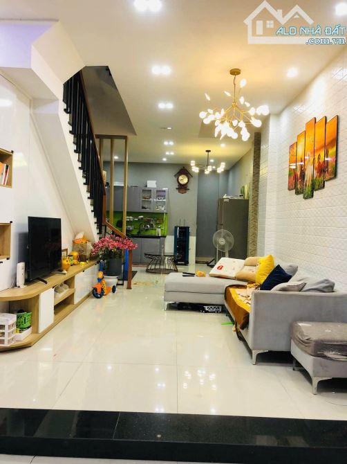 Bán Nhà 3 Tầng Kiệt 249 Hà Huy Tập, Kiệt 4m ô tô thông.