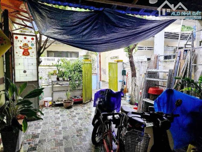 BÁN ĐẤT TẶNG NHÀ NGÔ QUYỀN - DIỆN TÍCH LỚN - NGANG RỘNG - 4.6 TỶ