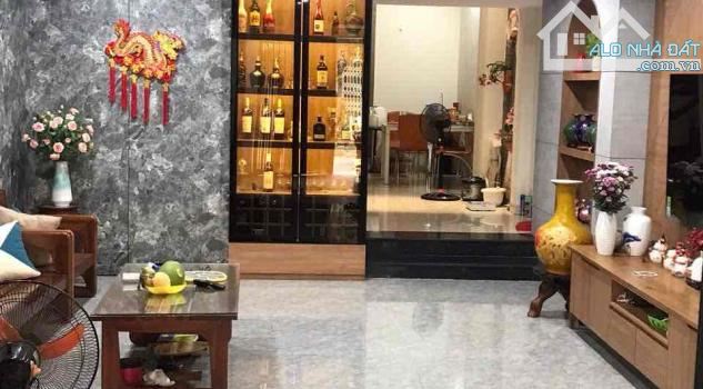 GIẢM 150tr- nhà Mặt tiền Đầm rong- Thạch Thang- Trung Tâm  ở ngay