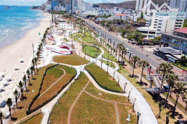 BÁN NHÀ 1 TRỆT 2 LẦU ĐƯỜNG HỒ QUÝ LY NGAY BÃI SAU RA BIỂN 200M CHỈ 9.5 TỶ