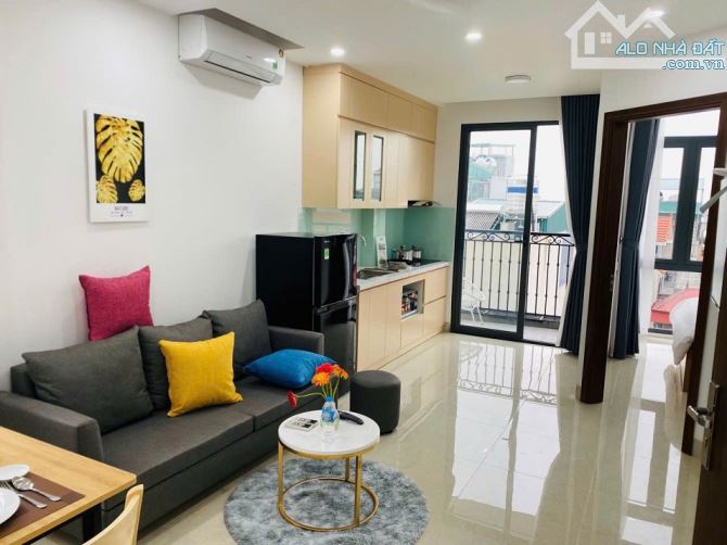 Căn hộ 2 ngủ 2VS full nội thất xịn Âu Cơ, Tây Hồ 75m2, ban công rộng, view thoáng sáng
