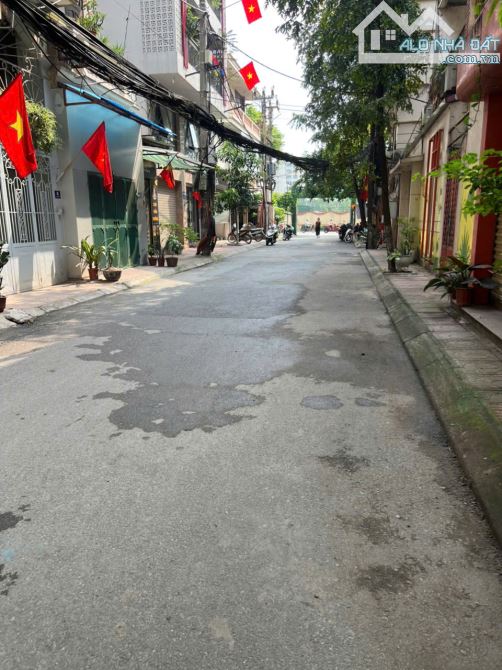 Nhỉnh 16 Tỷ - Phân Lô - Oto - Thang Máy -  2 Thoáng - 55m*6T - Lê Trọng Tấn, Thanh Xuân.