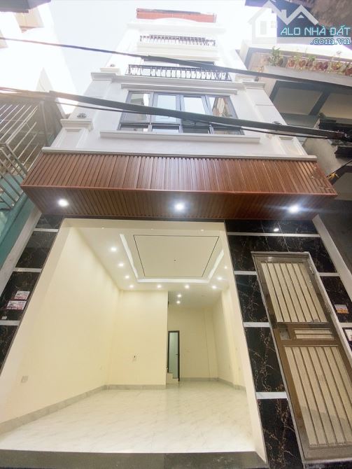 Trung tâm hành chính quận,Lê Hồng Phong 40m 5t thang máy,ô tô qua nhà, KD,an sinh đỉnh