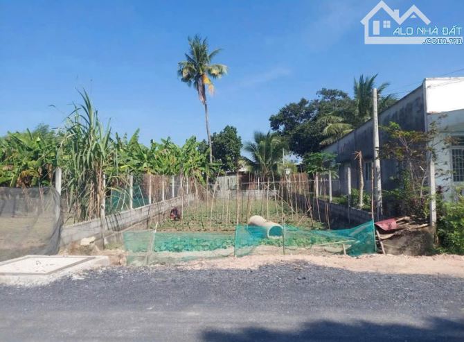 Kẹt tiền đành bán gấp lô đất 670Tr xã Tân Phú Trung mặt tiền 1/ đường Hồ Văn Tắng alo gấp