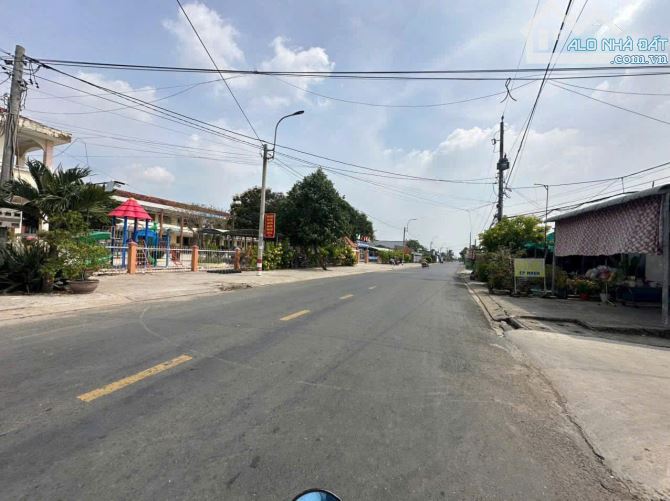 Bán đất MT Nguyễn Văn Lũy 5x27 giá 400tr Bình Trinh Đông Tân Trụ Long An
