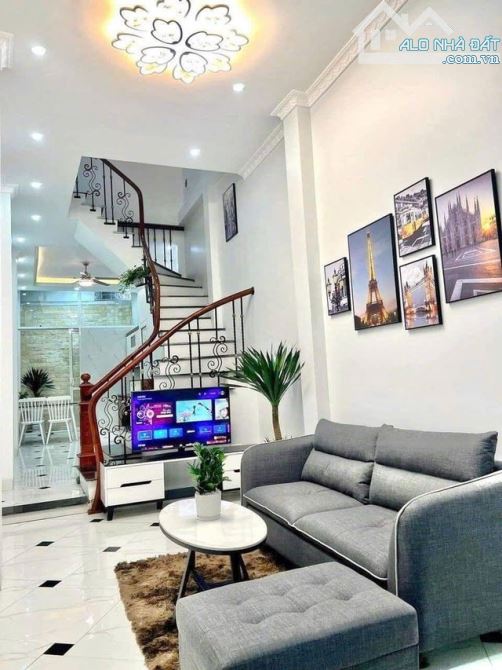 Siêu phẩm nhà Khương Trung, Thanh Xuân, 42m2, 3 tầng, 3 ngủ chỉ 5,8 tỷ