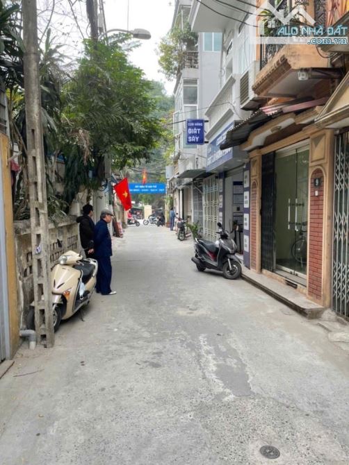 BÁN NHÀ CẦU GIẤY ĐƯỜNG TRẦN CUNG NGÕ 82, DT 50M * 3 TẦNG * GIÁ 10,8 TỶ