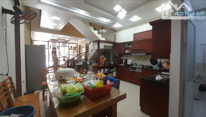 Bán nhà 4 tầng mặt Đường Hạ Lý, Thuơbgj Lý, Hồng Bàng. 92m², chỉ 11 tỷ 500 triệu.