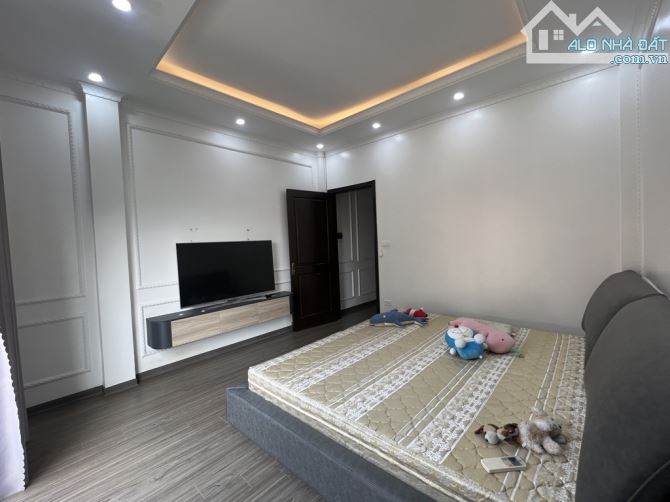 Bán nhà Nguyễn Văn Cừ, trung tâm phường Ngọc Lâm, sang phố cổ chỉ 5 phút.