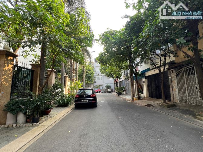 Bán Nhà Mặt Tiền K300 - Tân Bình. DT: 5x20m, Nhà 3 Tầng Vị Trí Sáng Đẹp Giá 18.5 Tỷ