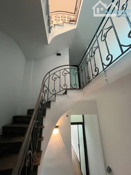 TRƯƠNG ĐỊNH-DT38M x 5 TẦNG, QUANH 5 TỶ-Ô TÔ QUA NHÀ- LÔ GÓC-2 THOÁNG-FULL NỘI THẤT