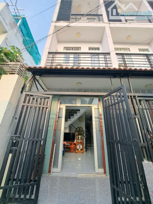 Bán nhà 1 trệt, 2 lầu tại hẻm 1734 lê văn lương