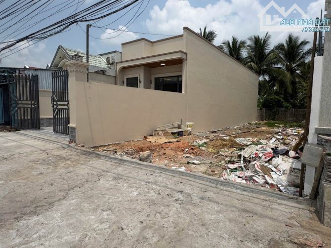 Do chuyển công tác nên bán gấp lô đất 6x24, đường xe hơi, giá rẻ