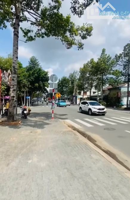 BÁN GẤP LÔ ĐẤT P. CHÁNH NGHĨA CÁCH CHỢ BINH DƯƠNG 900M