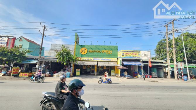 Bán nhà cấp 4 (5x36m), mặt tiền ĐT.743B p.Tân Đông Hiệp kế Ngã Tư Bình Thung