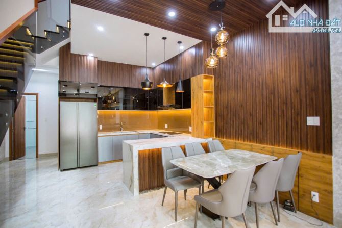 Bán nhà 3 tầng đường Bùi Thiện Ngộ ( đông bắc , 100 m2 ) - Hoà Xuân , Cẩm Lệ .
