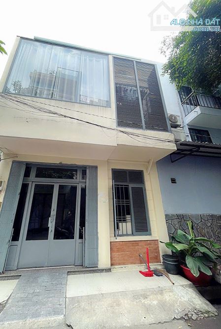 Bán nhà Hẻm 6m Gò Dầu (5 x 4m), nhà 1 trệt 2 lầu, 3pn 3tolet, giá bán 3,05 tỷ