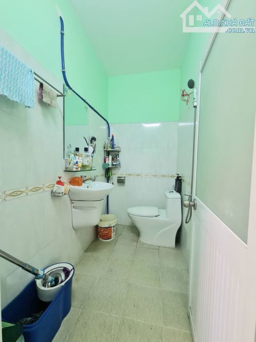 Bán nhà ngay khu cao thắng nối dài, quận 10. Nhà đẹp hẻm oto tránh nhau. Vị trí tuyệt vời