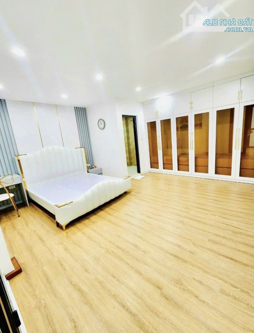Tam Trinh - Ngõ thông thoáng, trước nhà 3 gác đỗ - 35m2- 6 tỷ 5