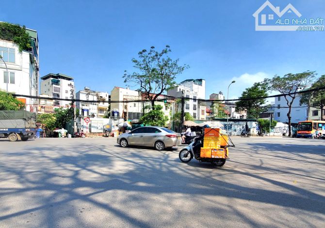 Bán nhà Mặt phố Thụy Khuê kề bên Chợ Bưởi 90m2 Mặt tiền 9m z.á 23.9 t.ỷ