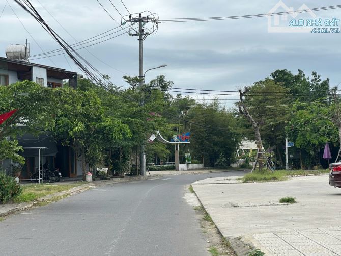 BÁN GÓC HAI MẶT TIỀN THU BỒN VÀ NHÂN HOÀ 3 -ĐỐI DIỆN CÔNG VIÊN- HOÀ XUÂN- CẨM LỆ.