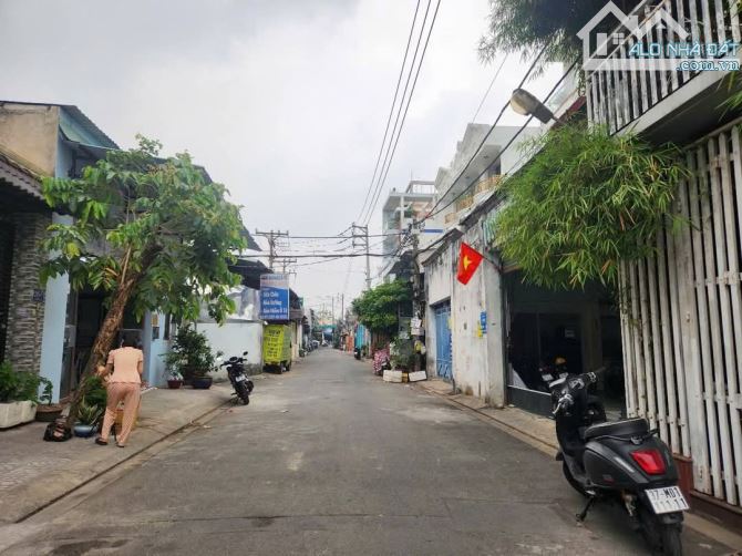 Bán nhà Lê Văn Quới hẻm 4m thẳng tấp, 66m2 vuông vức 3PN vào ở ngay giá 4,25 tỷ.