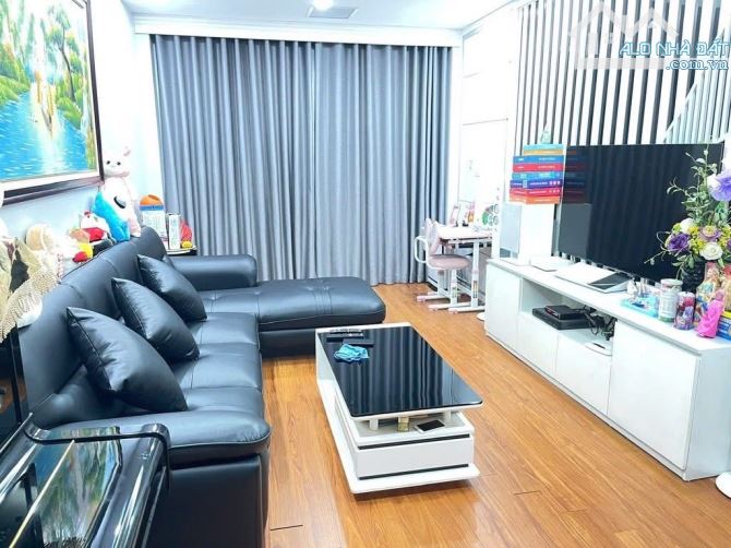 Bán nhà  Ngô Gia Tự - 45m2 - chỉ 4.8 tỷ- lô góc 2 mặt thoáng- dân xây chắc chắn- gần ô tô-