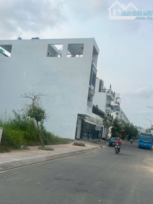 CHỈ 850TR SỞ HỮU LÔ MT NGUYỄN TRÃI NGAY TRUNG TÂM THỊ TRẤN- TÂM KINH DOANH SẦM UẤT- SHR