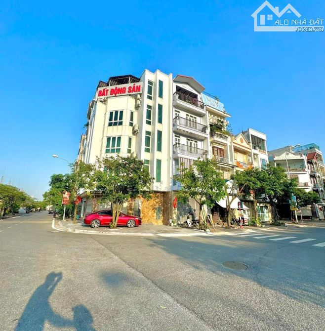 Khuôn tiền hiếm 12,x Tỷ nhà 4 tầng dân xây khu Tái định cư, Lô góc 2 mặt tiền, Vỉa hè