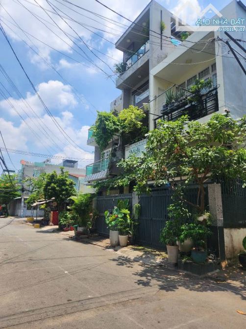 Bán nhà KHU VIP hẻm 413 Lê Văn Quới, đường 8m xe tải ( 4X16 ) 4 tầng đúc giá 7,5 tỷ.