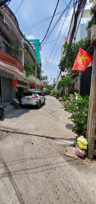 Chính chủ người Hoa muốn bán căn nhà Hẻm xe hơi 4x8m 2 tầng giá chỉ 4.9Tỷ TL