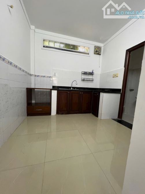 BÁN NHÀ NGUYỄN SUÝ - NGAY CHỢ TÂN HƯƠNG