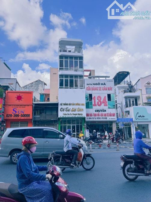 Nhà MT 3 lầu Hoàng Văn Thụ,P9,PN, giá Mềm
