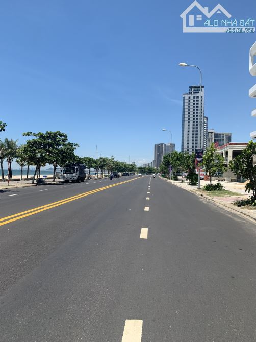 KHÔNG MUA KHONG CÒN LÔ RẺ HƠN GÓC MT LÊ BÔI VIEW BIỂN 90M2 THÍCH HỢP XÂY CĂN HỘ CHỈ 8 X TỶ