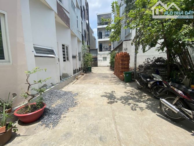 NHÀ 3 TẦNG ĐẸP Đường Số 11 – Gần chợ 26/3, Công viên Gia